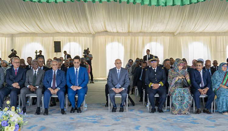  Le président de la République procède à la pose de la première pierre du monument commémoratif de la Nation