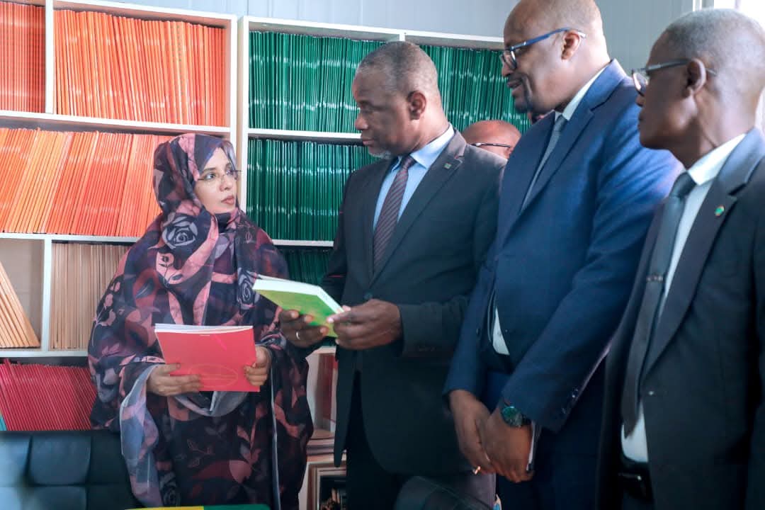 La Ministre de l’Éducation et de la Réforme du Système d’Enseignement, Dr Houda Babah visite l&rsquo;IPELAN